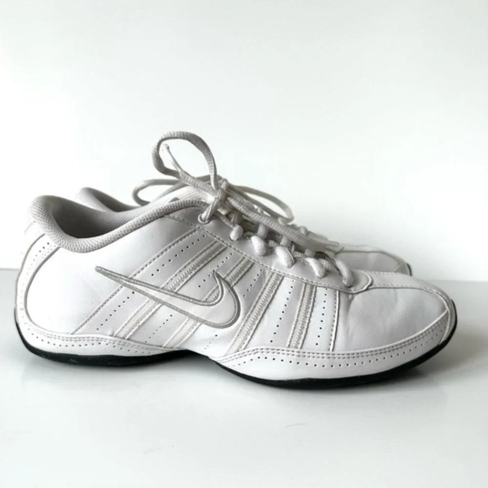 Nike Musique III Woman Sneakers White Leather Sneakers US 8 - Picture 9 of 11
